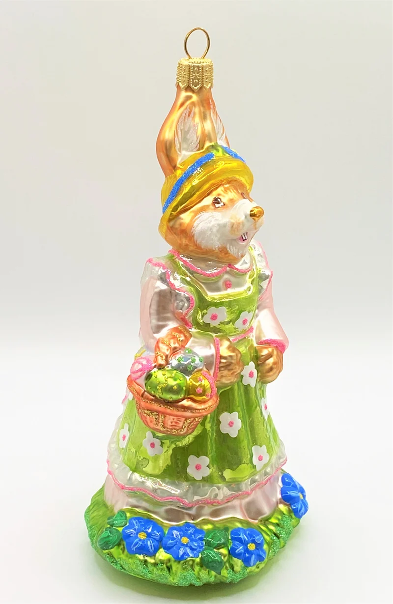 Mama Osterhase im Blümchenkleid