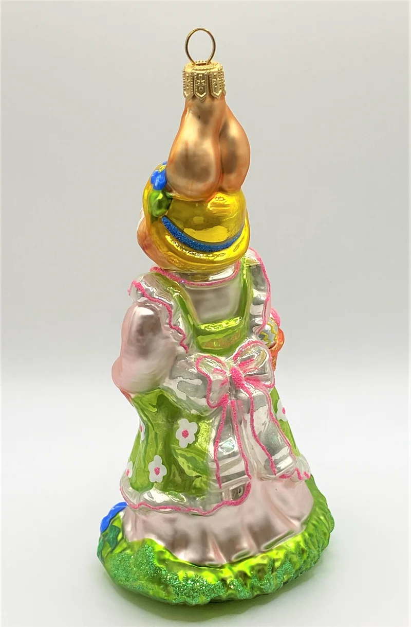 Mama Osterhase im Blümchenkleid