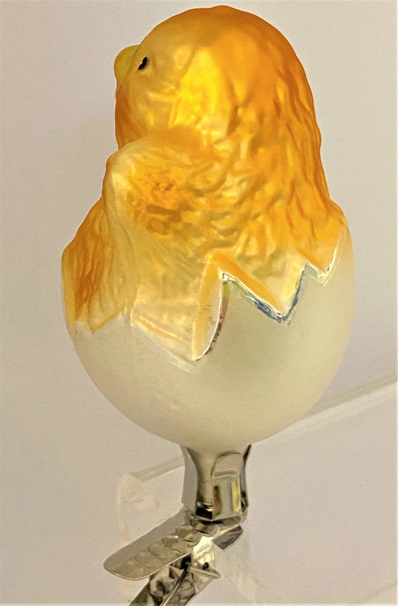 Osterküken schlüpft aus dem Ei, Clip