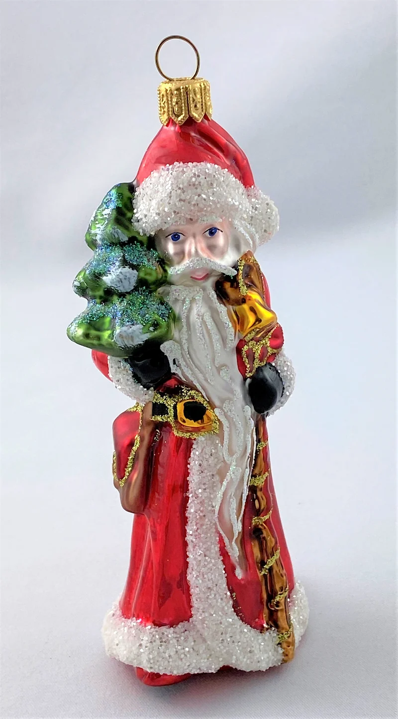 Väterchen Frost mit kleinem Tannenbaum