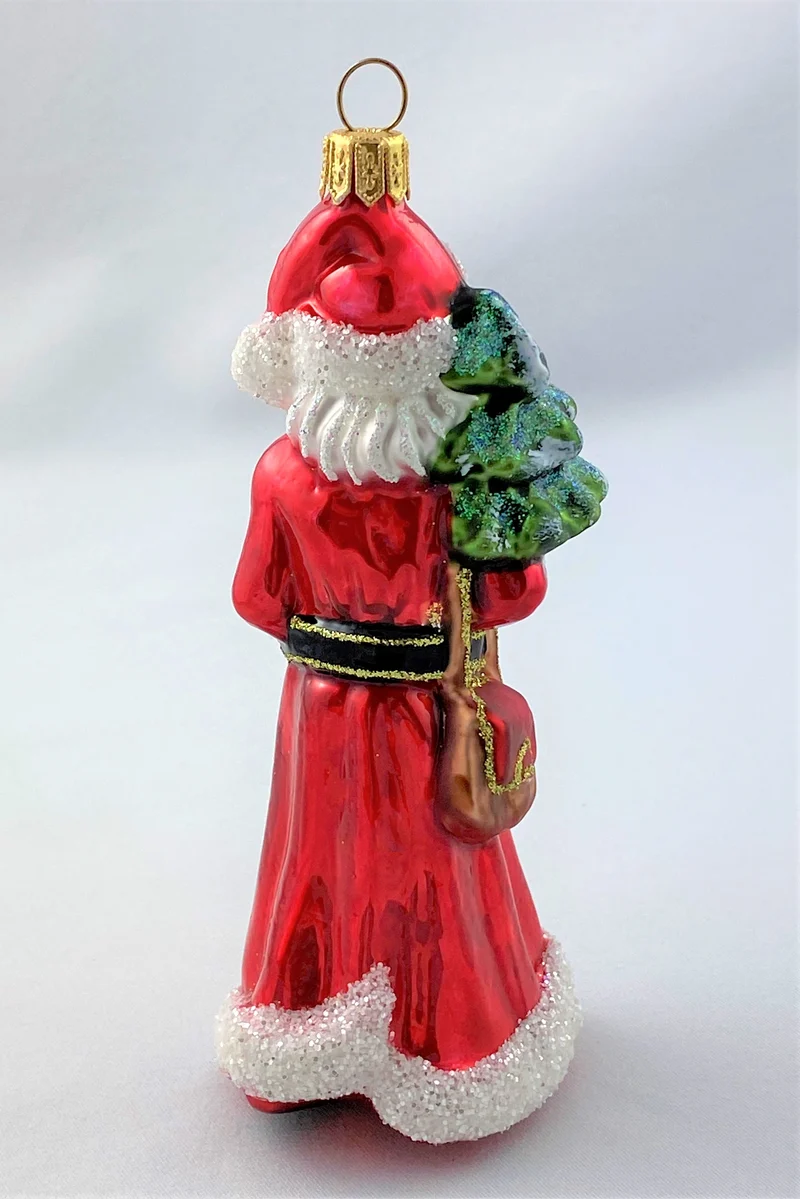 Väterchen Frost mit kleinem Tannenbaum