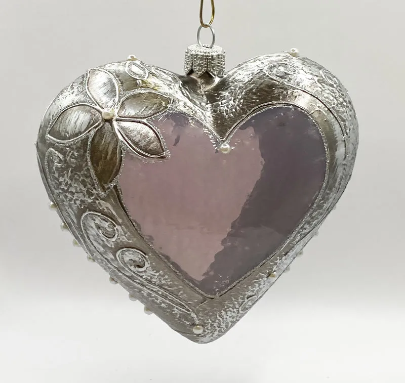 Herz im Shabby chic Dekor, transparent