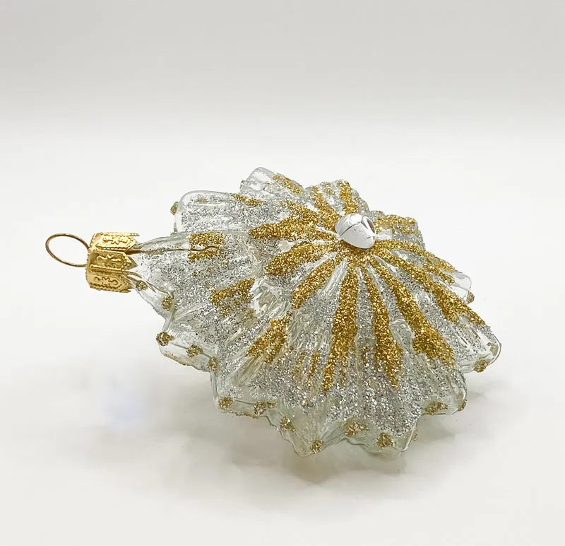 Stilisierter Stern transparent mit Gold-Silber-Dekor