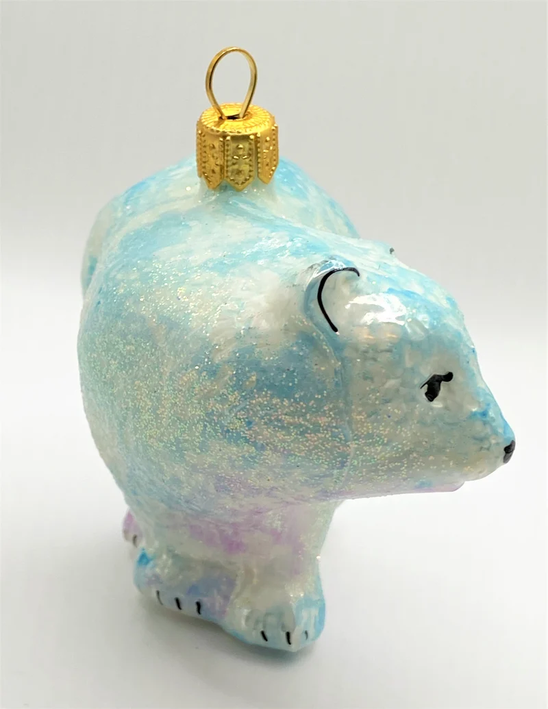 Eisblauer Eisbär