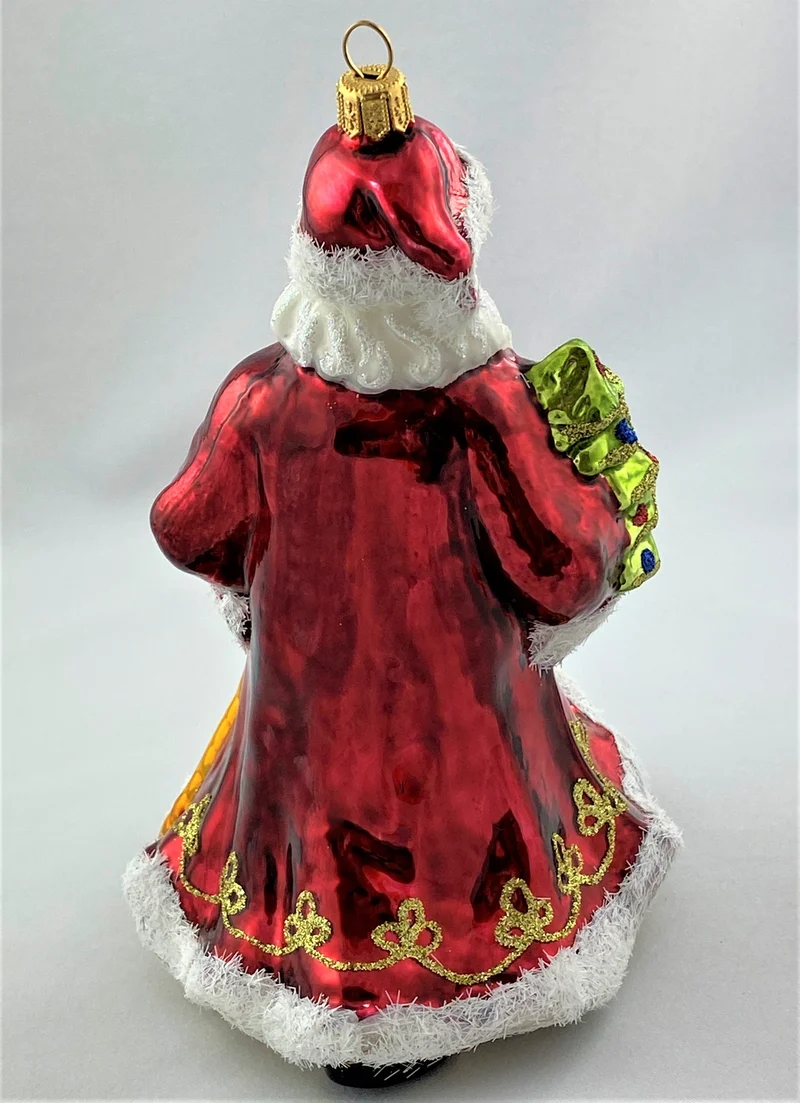 Weihnachtsmann in weitem roten Mantel