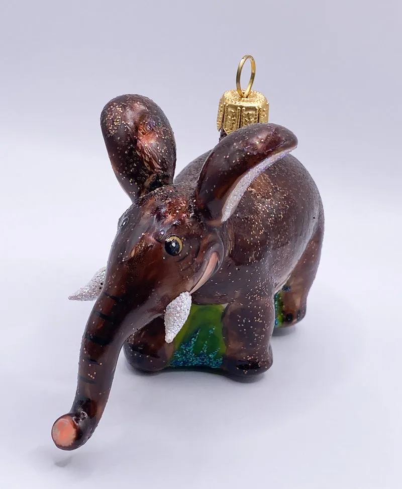 Lustiger brauner Elefant