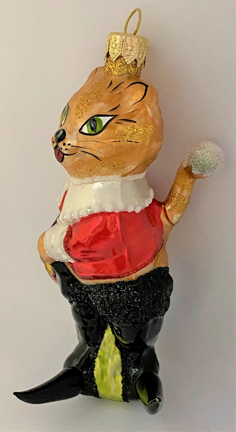 Gestiefelter Kater mit Federhut