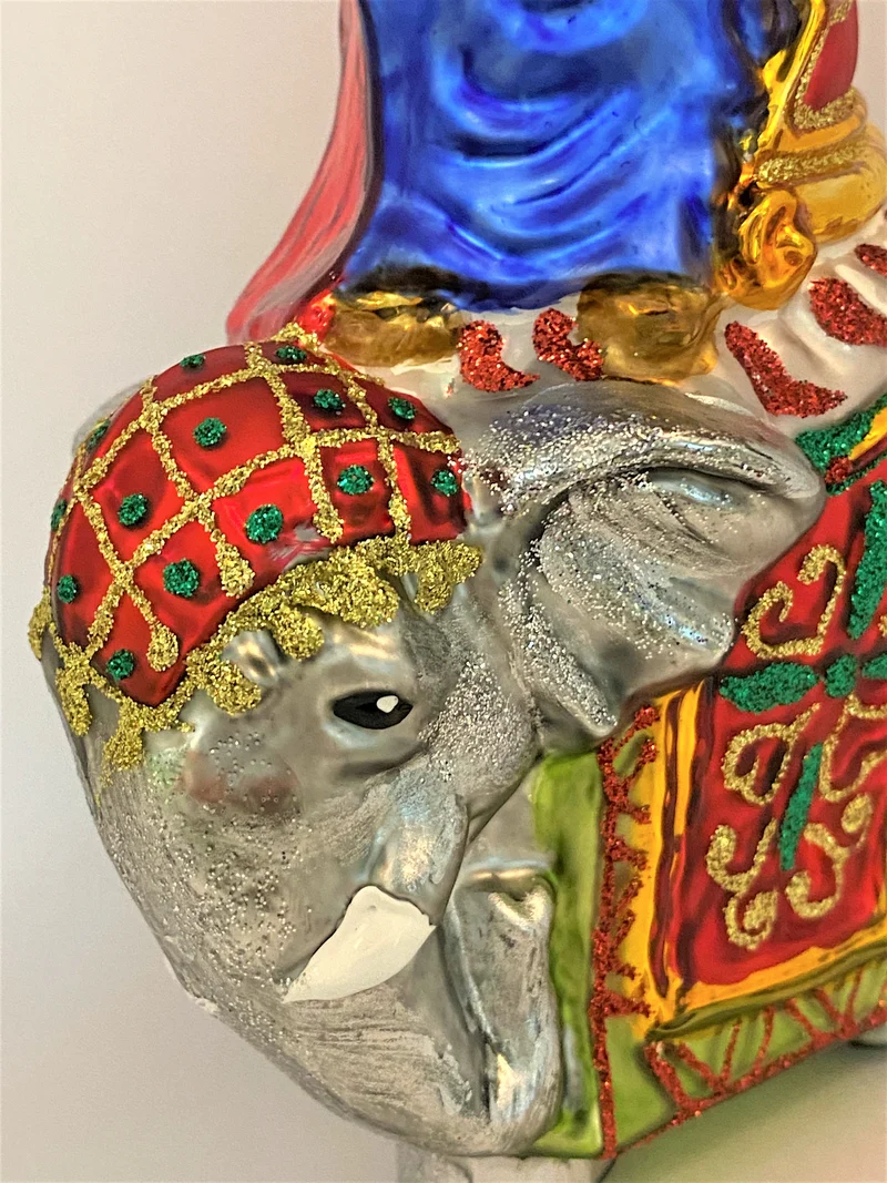 Heiliger König auf Elefant