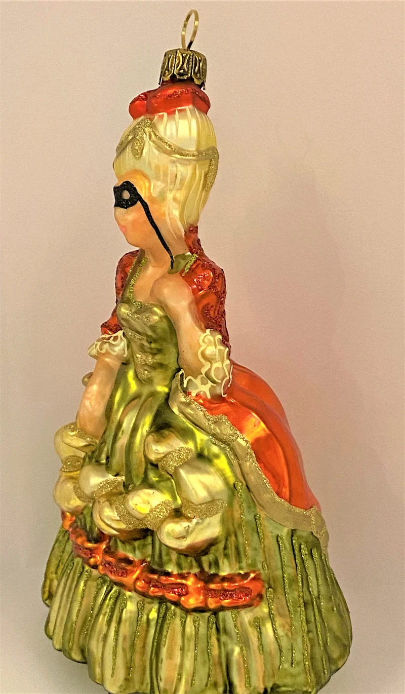 Dame in grünem Rokoko-Kleid mit venezianischer Maske, KOMOZJA MOSTOWSKI