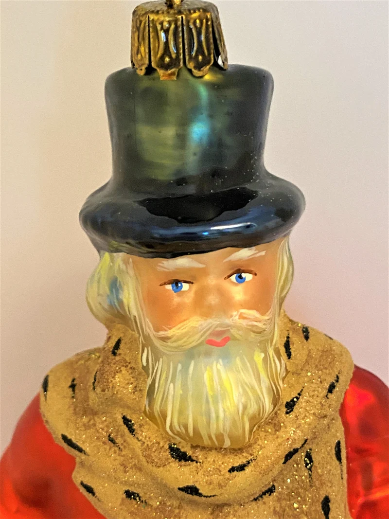 Viktorianischer Santa mit Reisetasche und Laterne, KOMOZJA MOSTOWSKI