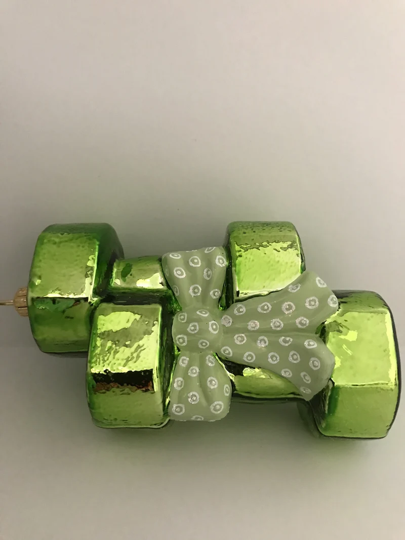 Hanteln mit Geschenkband, grün