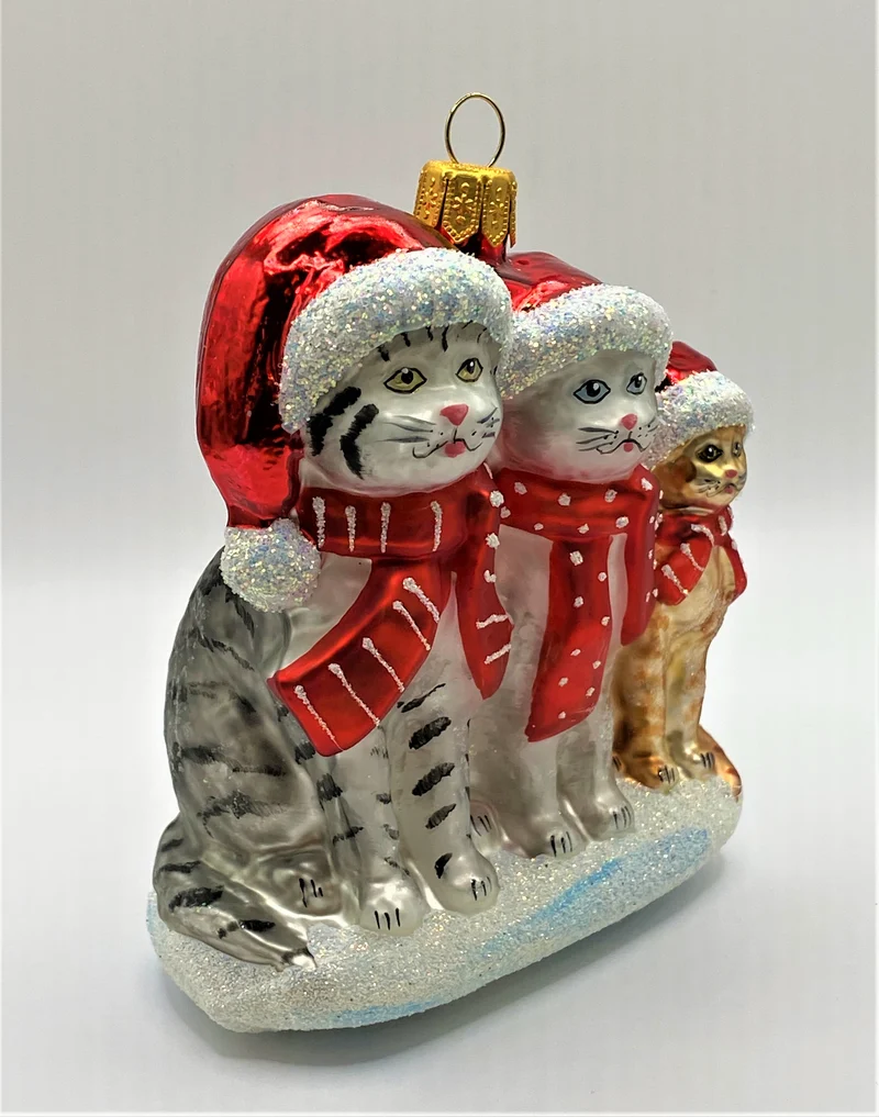 Katzenfamilie freut sich auf Weihnachten