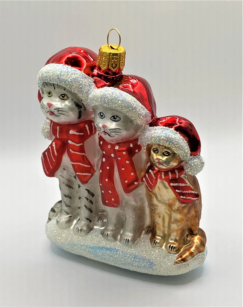 Katzenfamilie freut sich auf Weihnachten