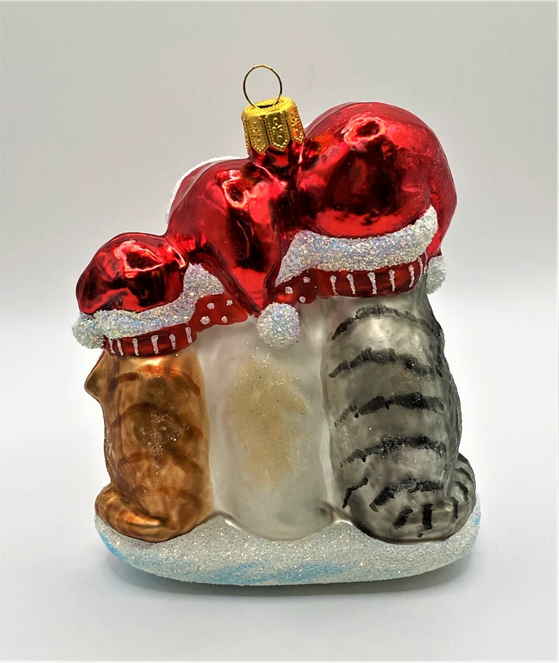 Katzenfamilie freut sich auf Weihnachten