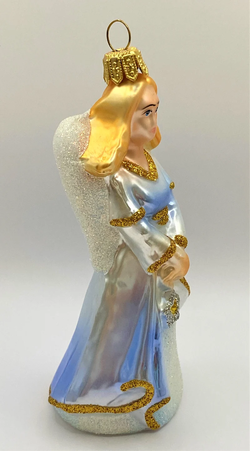 Engel mit Stern im blauen Mantel