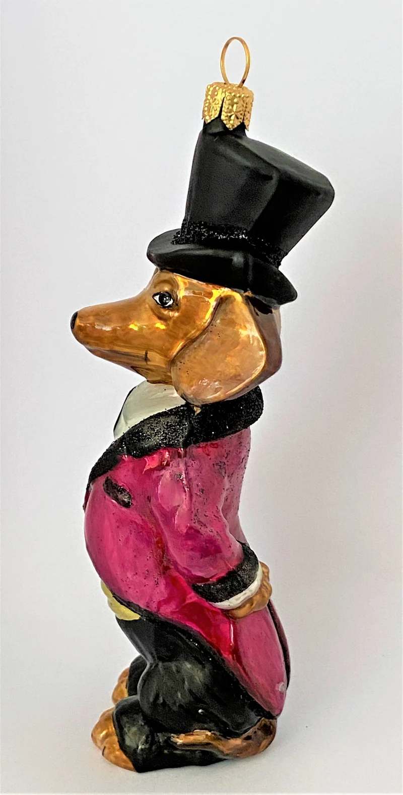 Eleganter Dackel in Zylinder und Frack, KOMOZJA MOSTOWSKI