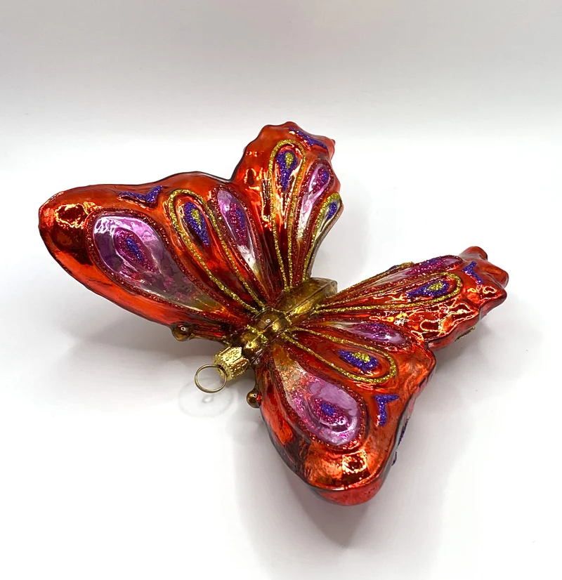 Grosser rot/bunter Schmetterling