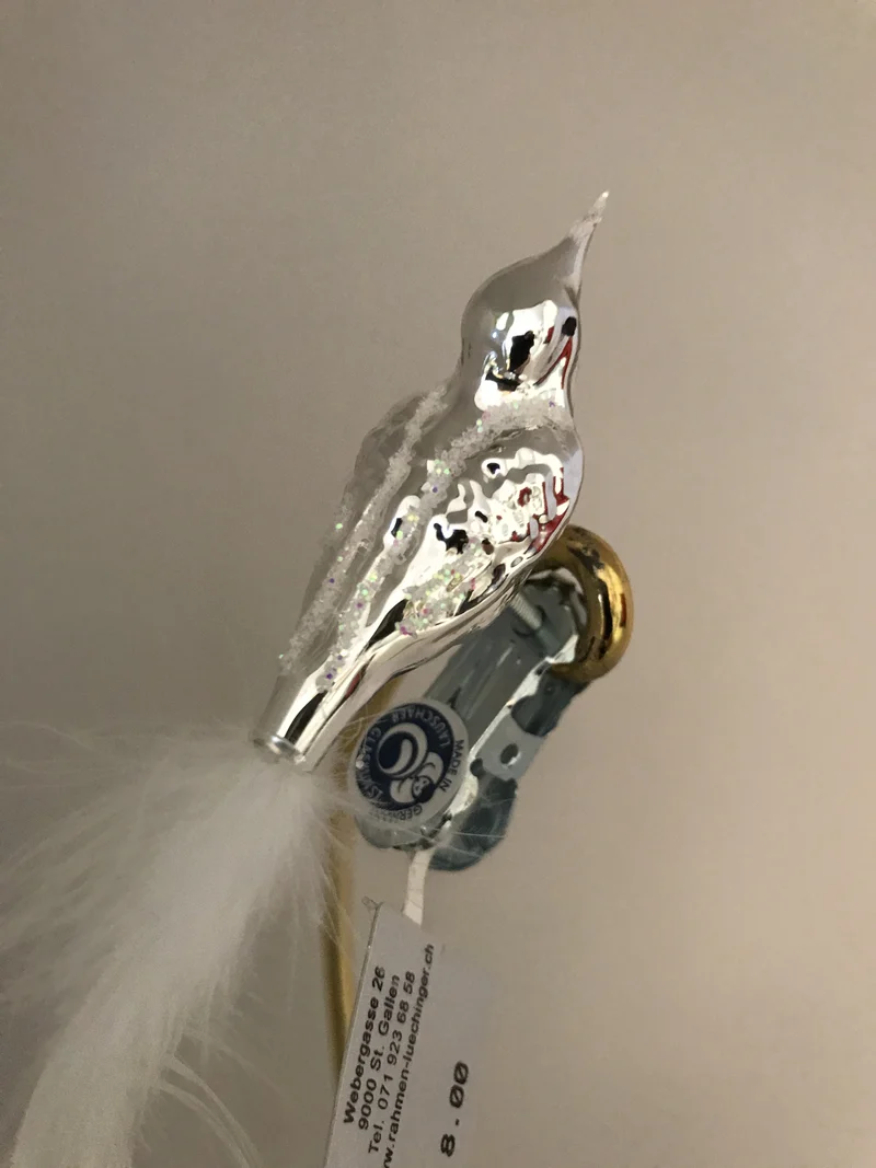 Kleines silbernes Vögelchen