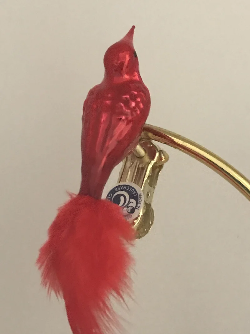 Kleiner roter Vogel
