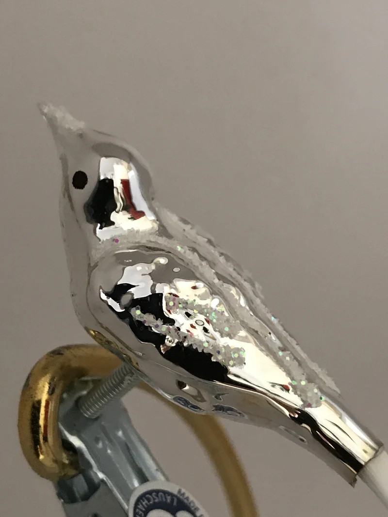 Kleiner silberner Vogel, Fiberglas