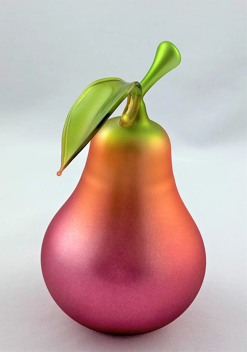 Birne mit Blatt