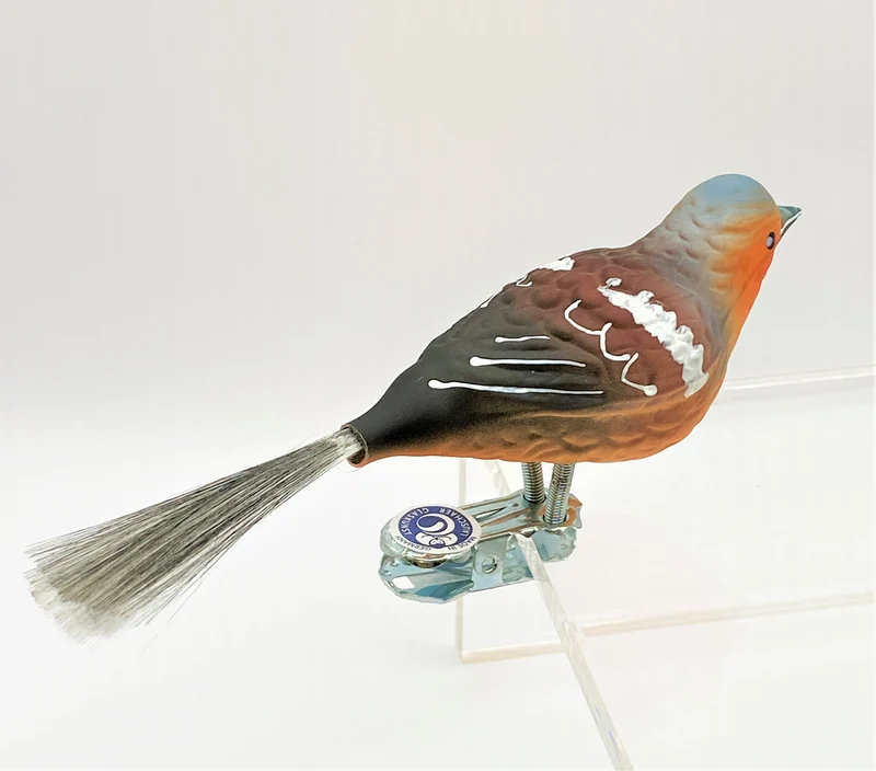 Buchfink mit Fiberglasschwänzchen