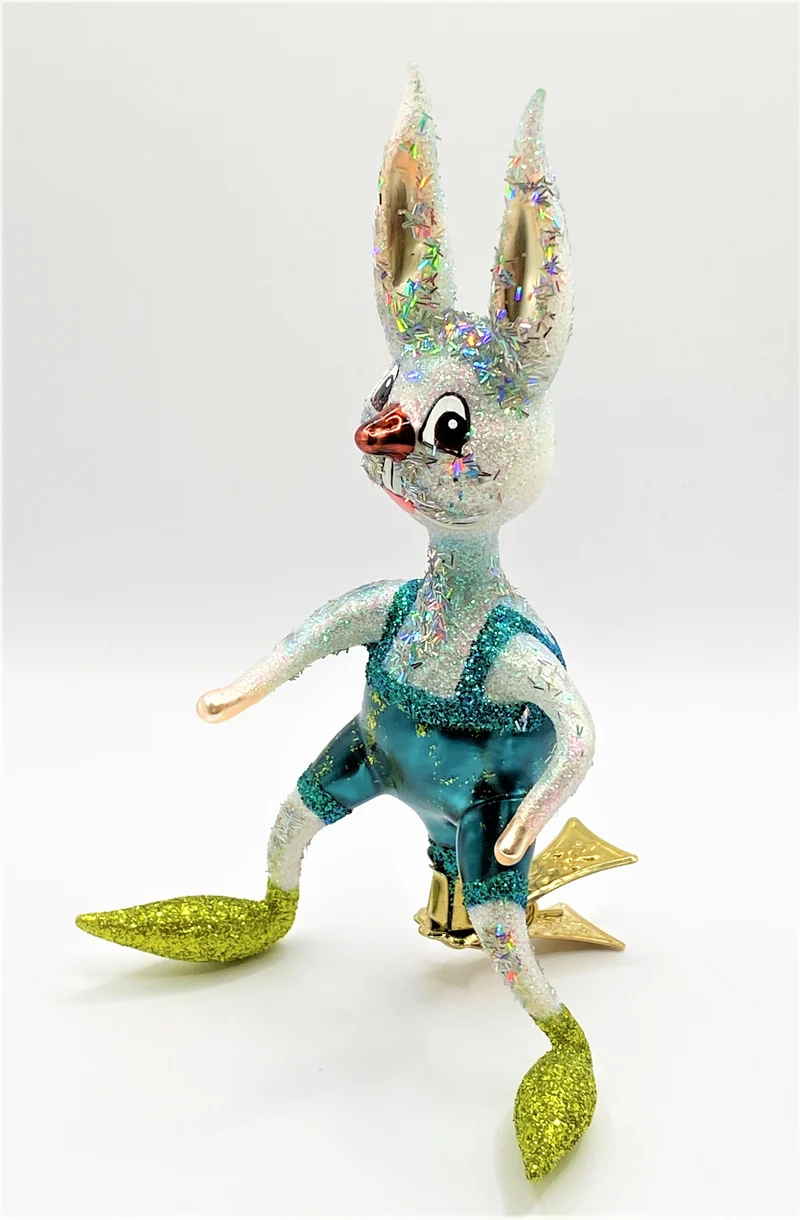Osterhase in blauen Hosen auf Clip