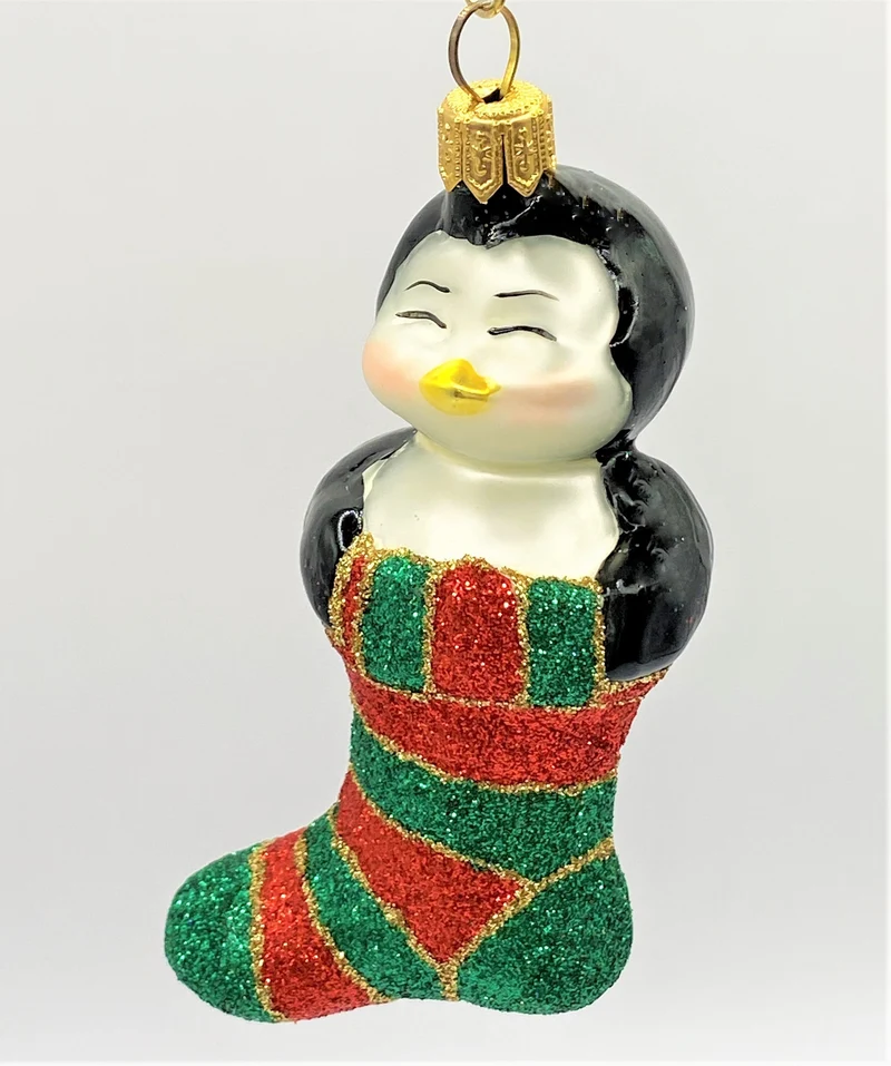 Pinguin im Weihnachts-Strumpf