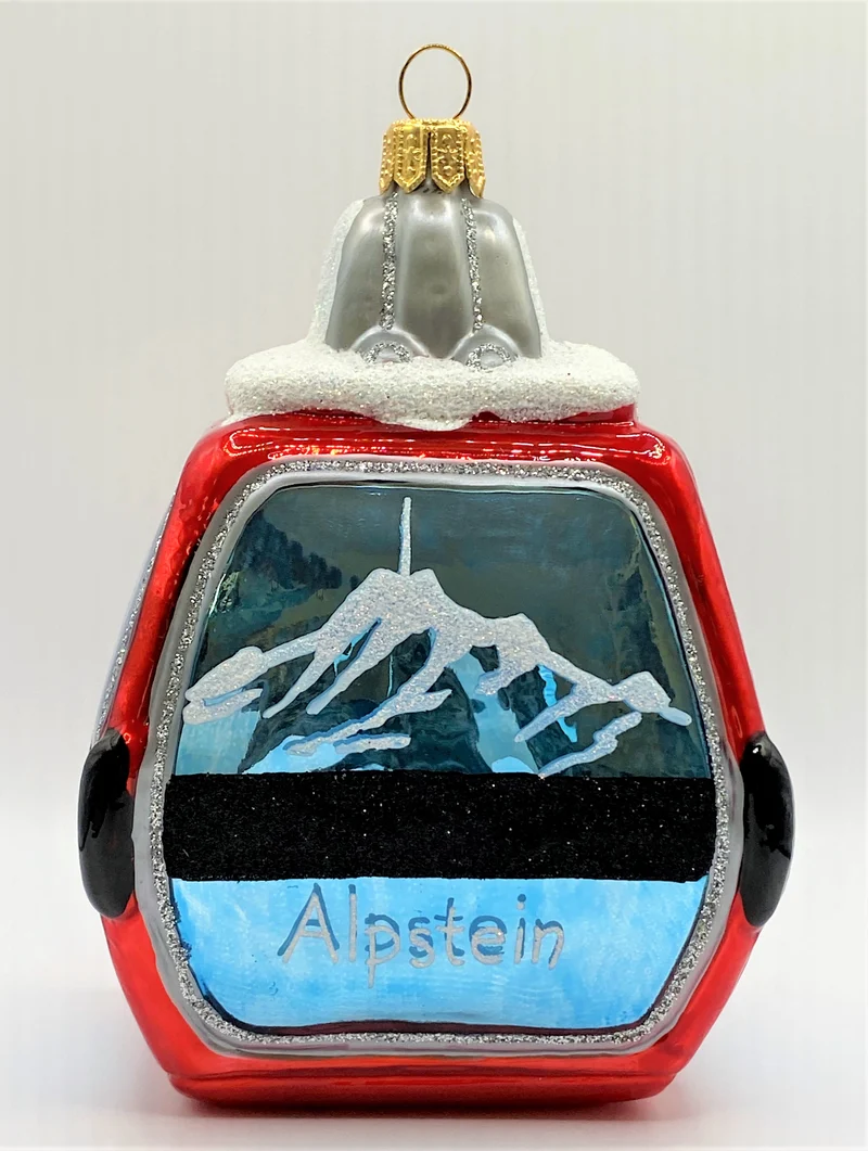 Verschneite Luft-Seilbahn, Ski-Gondel mit Aufschrift " Alpstein "
