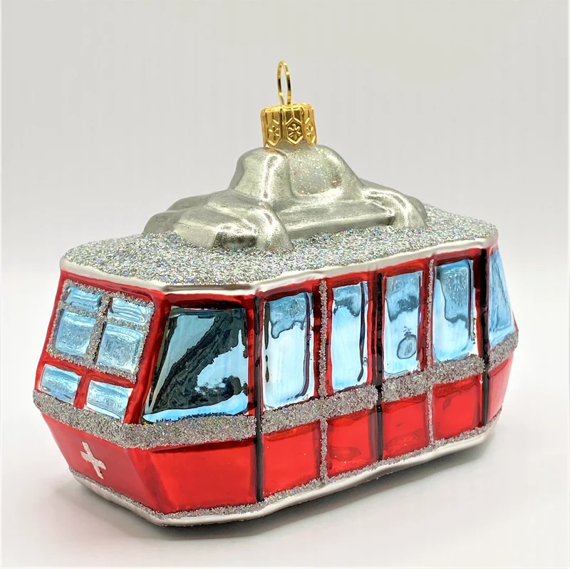Rote Luft-Seilbahn mit Schweizer-Kreuz