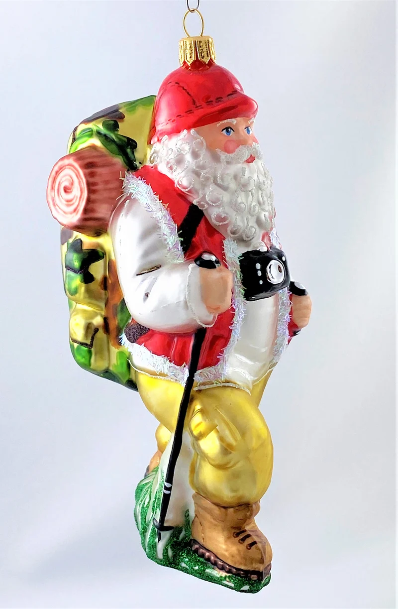 Der Weihnachtsmann auf grosser Wandertour