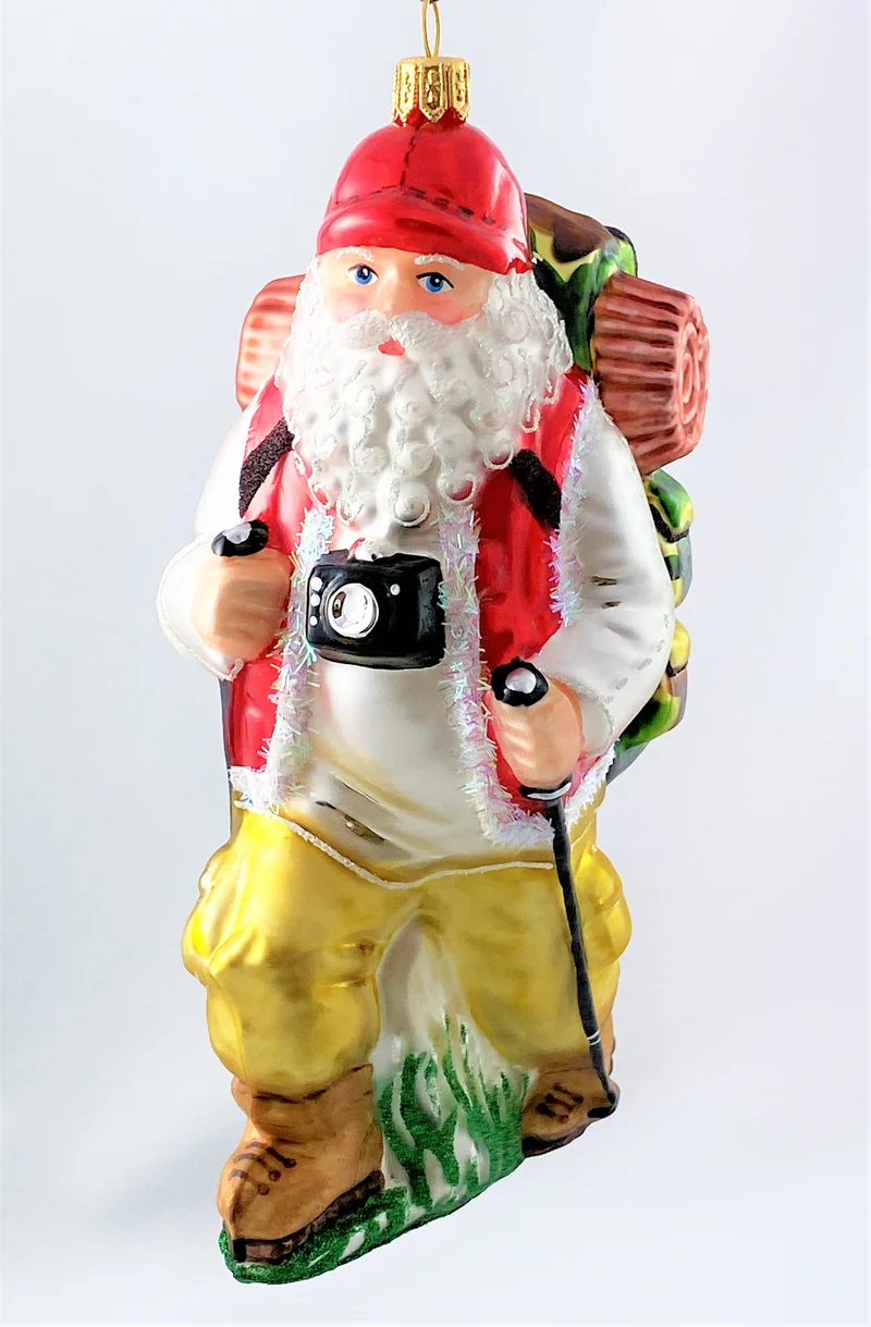 Der Weihnachtsmann auf grosser Wandertour