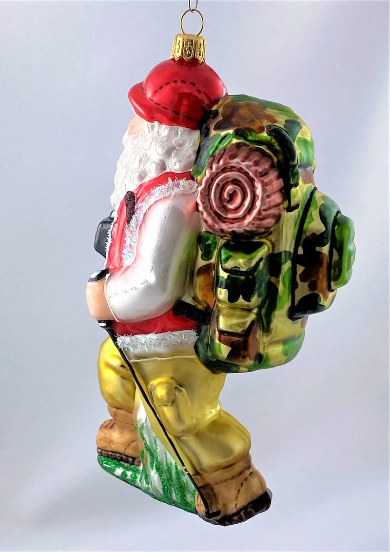 Der Weihnachtsmann auf grosser Wandertour