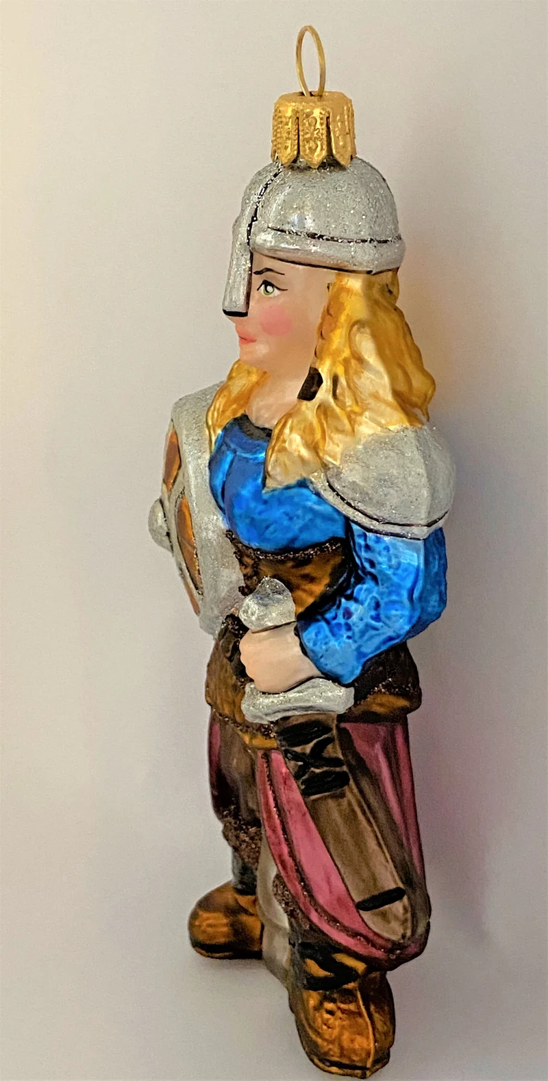 Wikinger Krieger mit blonden Zöpfen