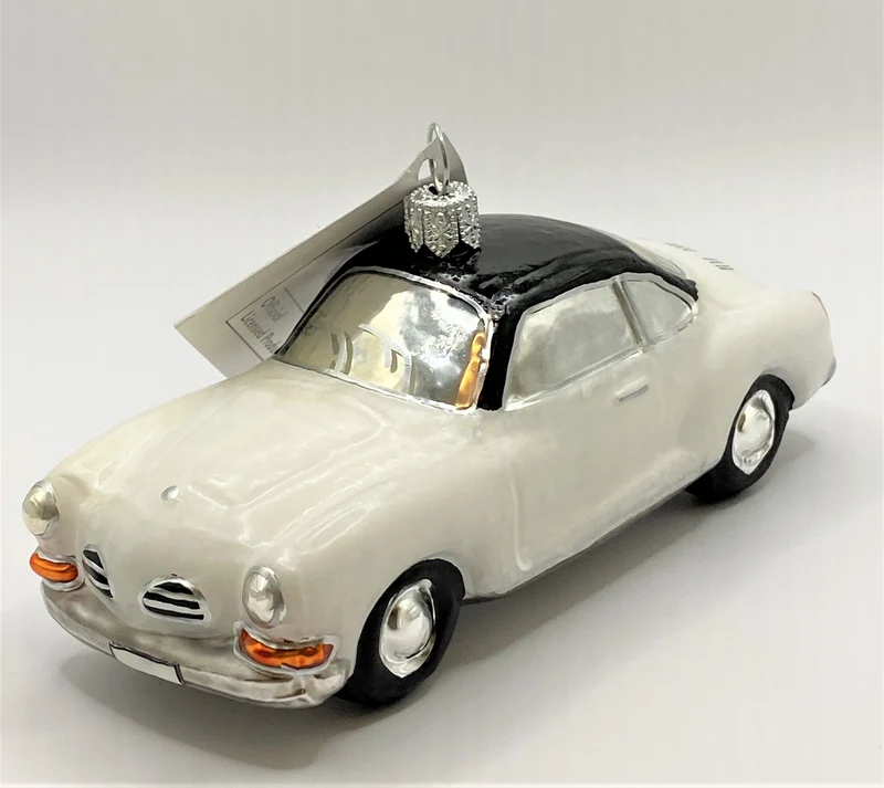 VW Karmann-Ghia weiss mit schwarzem Dach