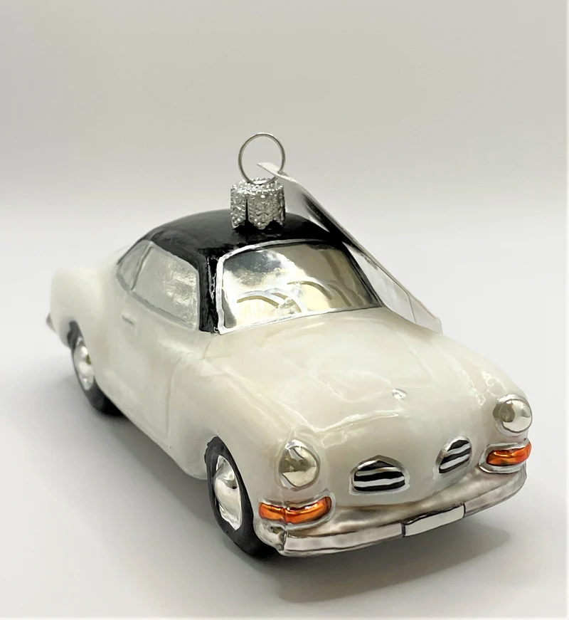 VW Karmann-Ghia weiss mit schwarzem Dach