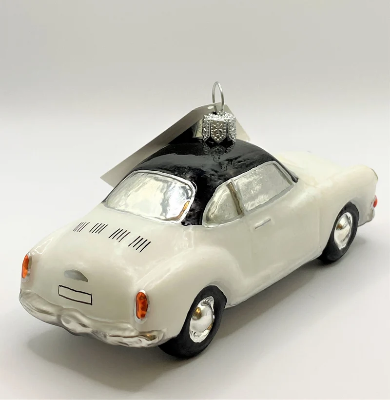 VW Karmann-Ghia weiss mit schwarzem Dach
