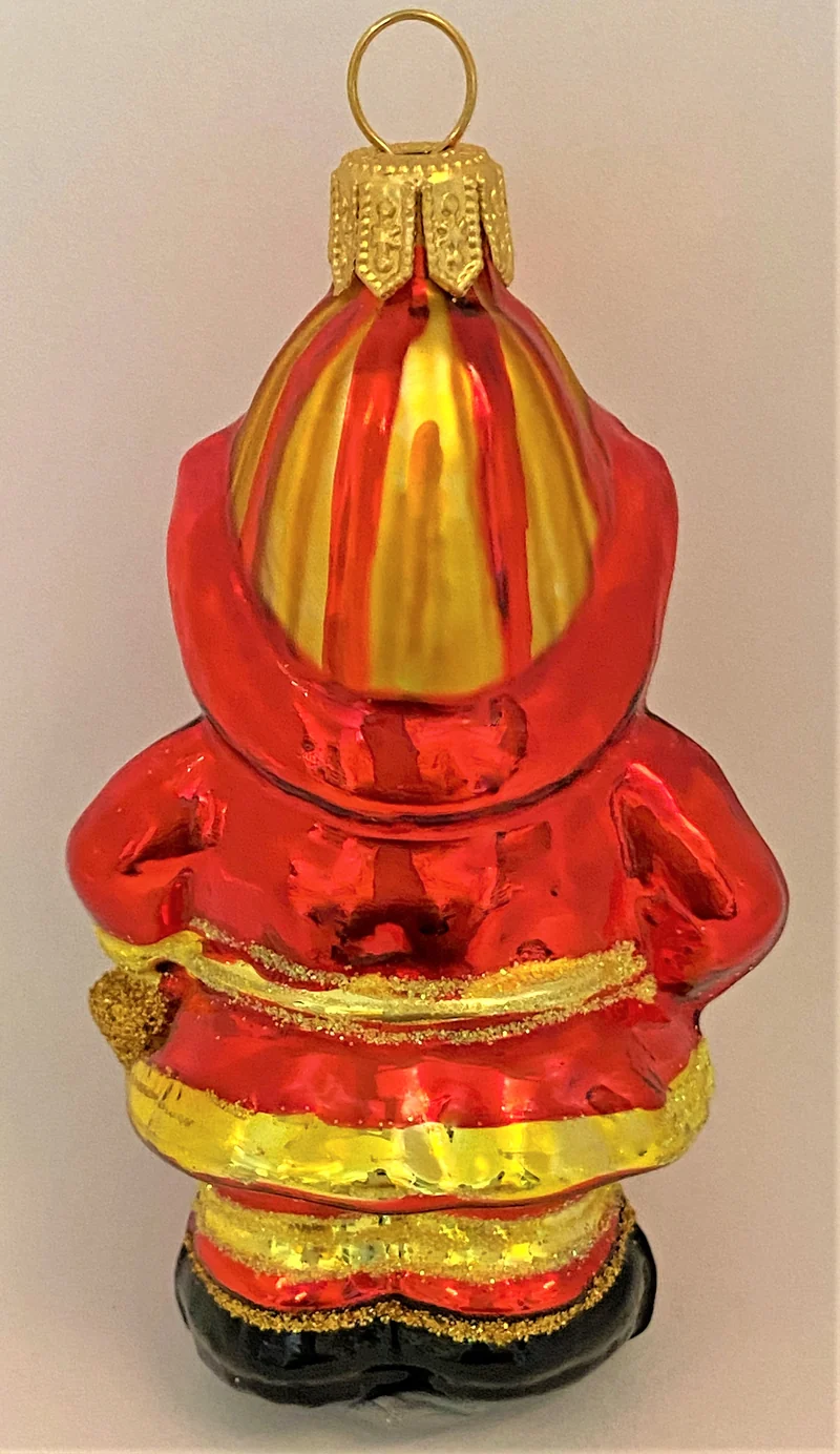 Eisbär als Feuerwehrmann