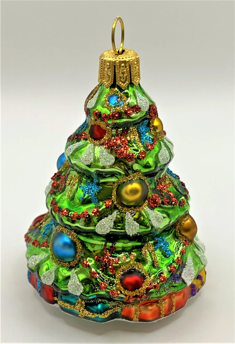Verzierter Christbaum mit Päckli