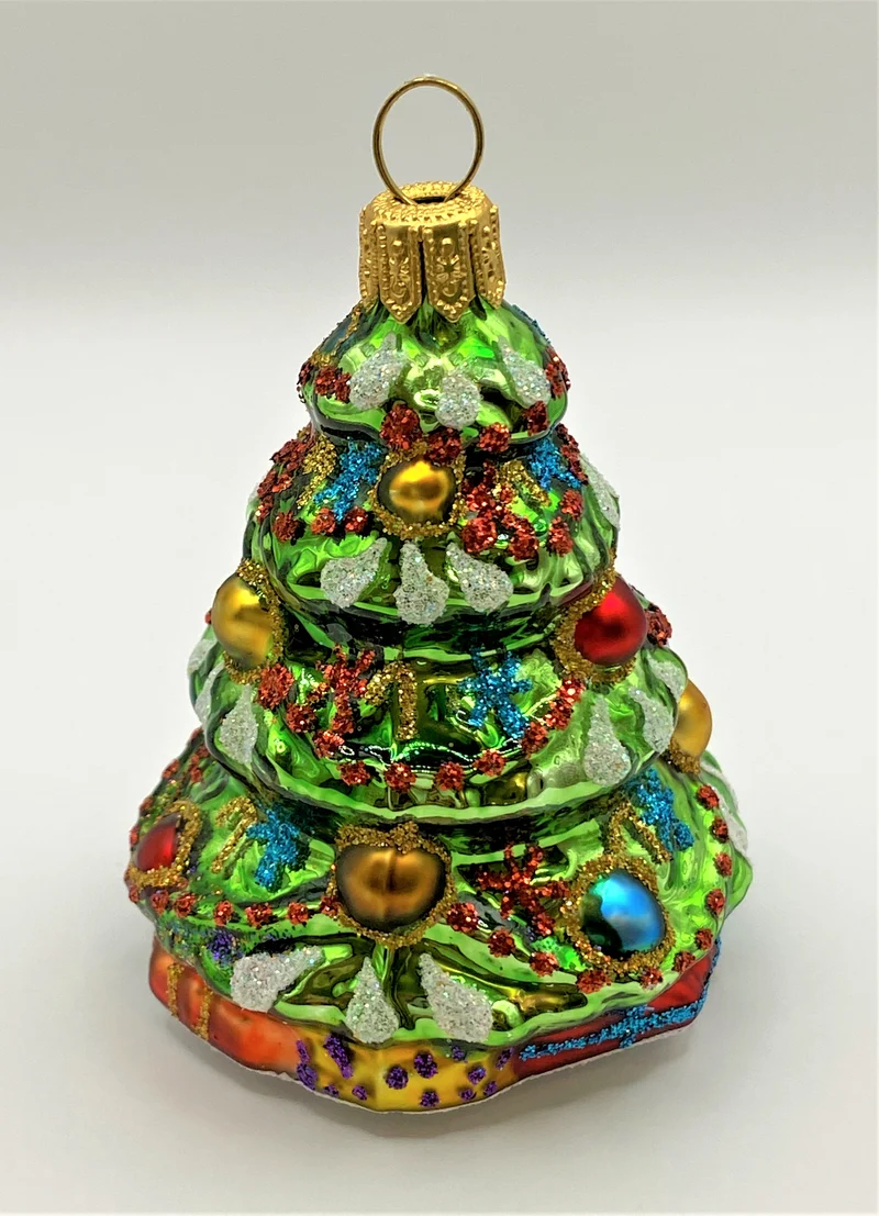 Verzierter Christbaum mit Päckli
