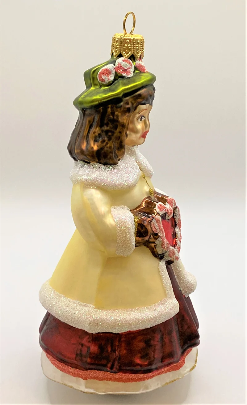 Mädchen in langem Biedermeier-Kleidchen