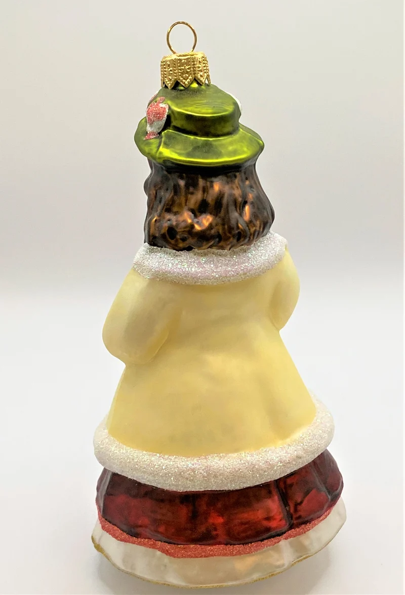Mädchen in langem Biedermeier-Kleidchen