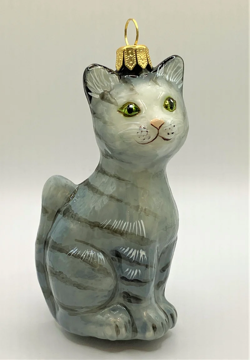 Graue Tigerkatze mit grünen Augen, KOMOZJA MOSTOWSKI