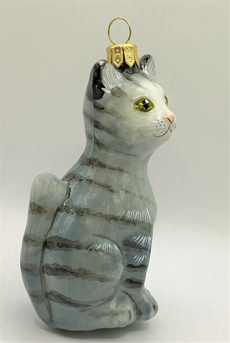 Graue Tigerkatze mit grünen Augen, KOMOZJA MOSTOWSKI