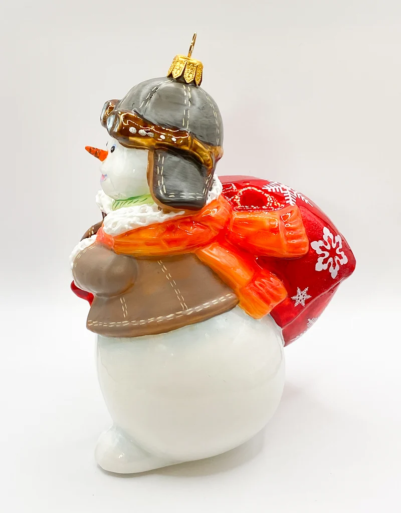 Schneemann mit Piloten-Mütze, KOMOZJA MOSTOWSKI