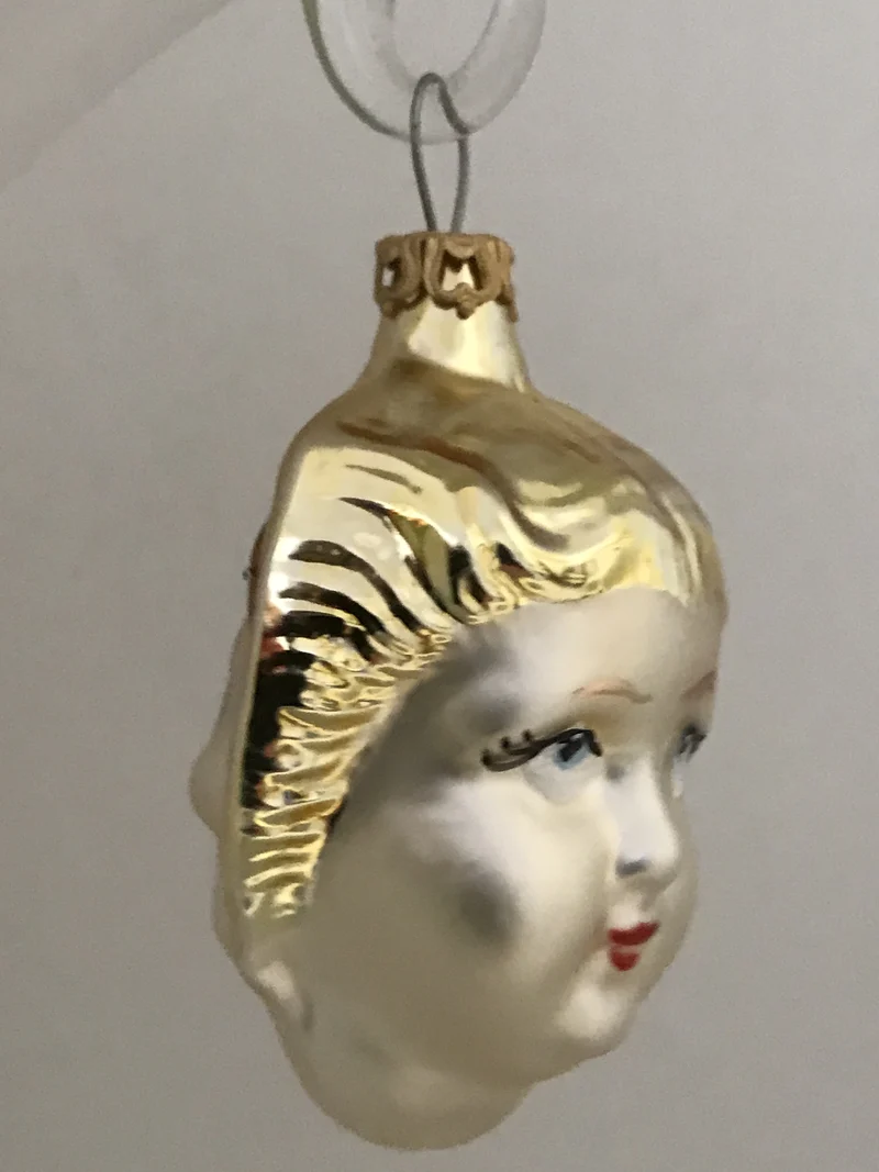Doppelgesicht Mädchen und alte Frau