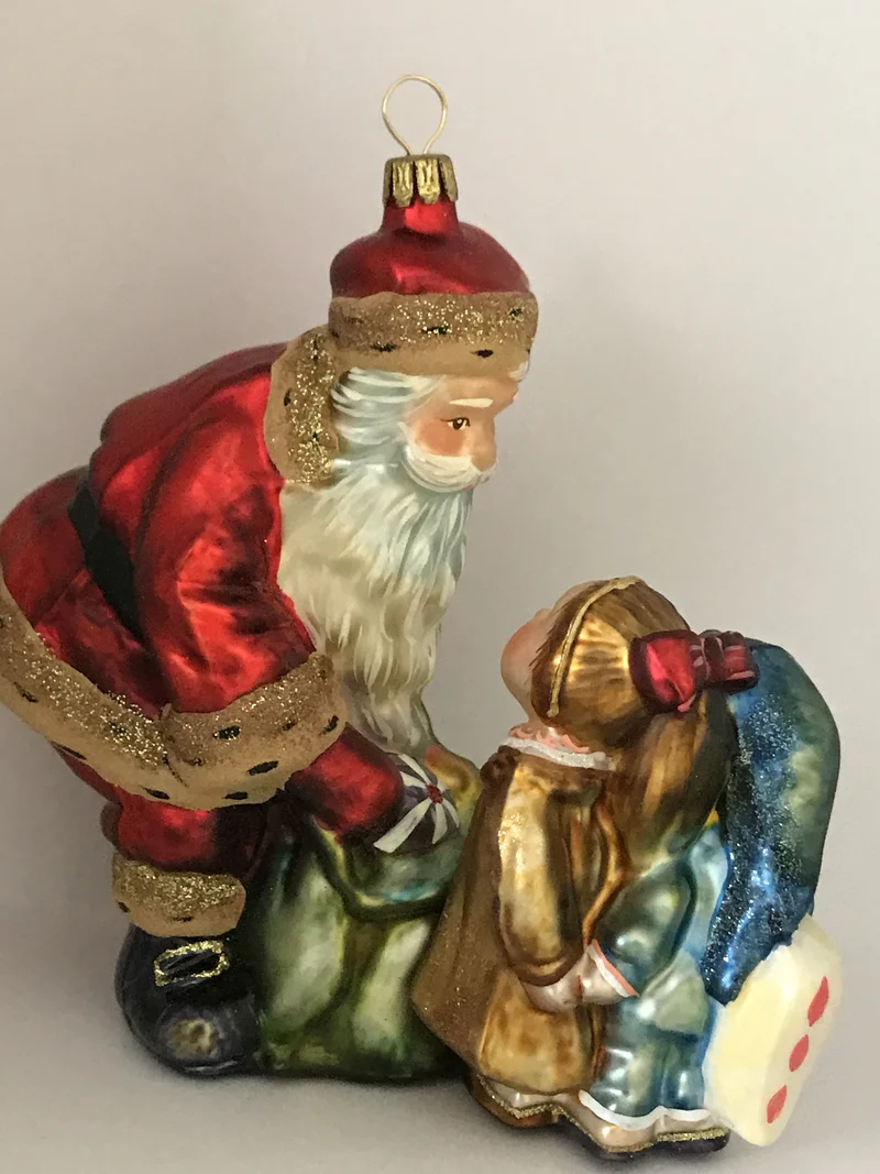Kinder im Schlafanzug sagen dem Weihnachtsmann Verse auf, KOMOZJA MOSTOWSKI