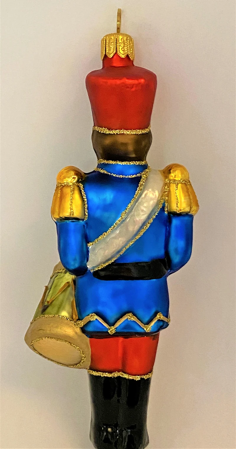 Trommler, blaue Jacke