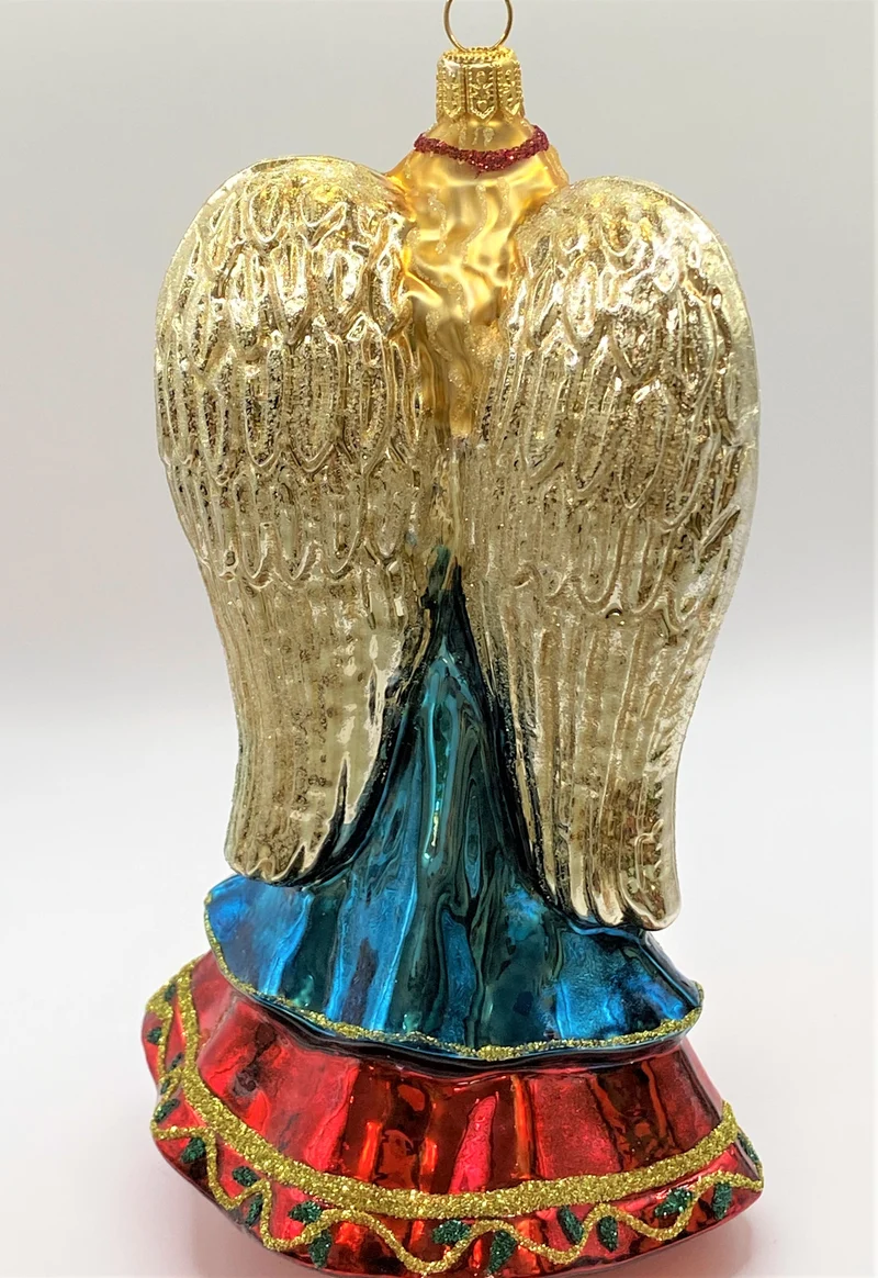 Engel mit weisser Taube