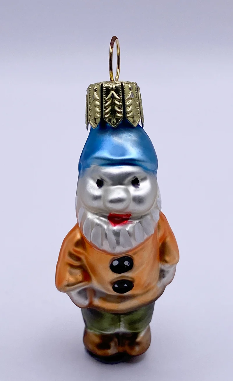 Zwerg mit blauer Mütze